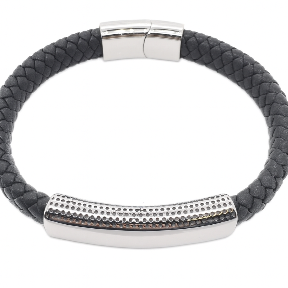 BRC187-Mans-black-genuine-leather-wide-id-plate-centre-bracelet-main-image BRC187-Mans-black-genuine-leather-wide-id-plate-centre-bracelet-main-image
