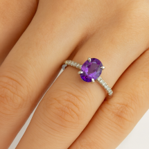9ct Gold 2.00ct Oval Amethyst With 12pts Diamonds Ring