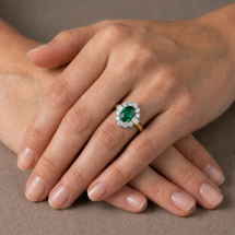 18ct Gold 68pts Lab Emerald 30pts Lab Diamond Ring