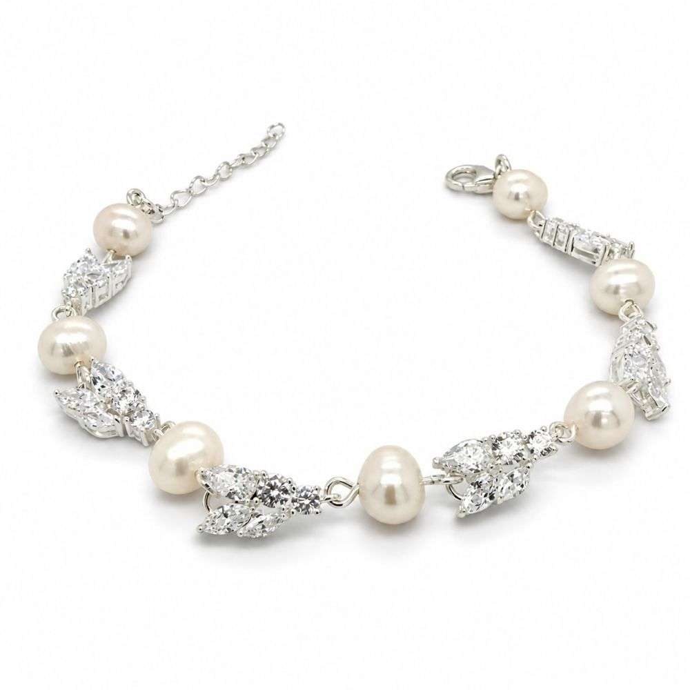 SBR014B Sterling silver pearl and cz cluster link bracelet front image SBR014B Sterling silver pearl and cz cluster link bracelet front image
