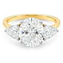 18ct Gold Oval And Trilliant Cut 3.20ct Lab Diamond 3 Stone