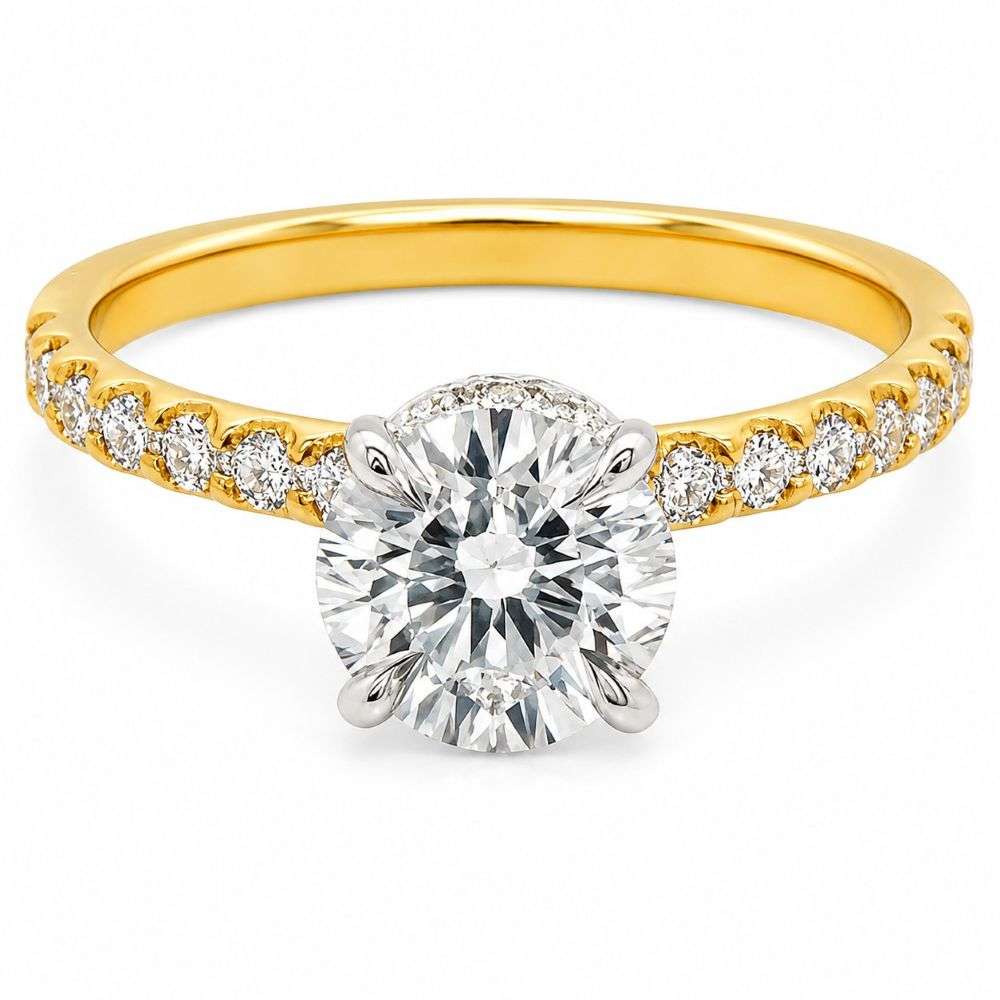 RSS01-18ct-Gold-Comet-Round-1.03ct-D-VS1-Lab-Diamond-Solitaire-Diamond-Shoulders-Ring-Front-tilt-Image-1